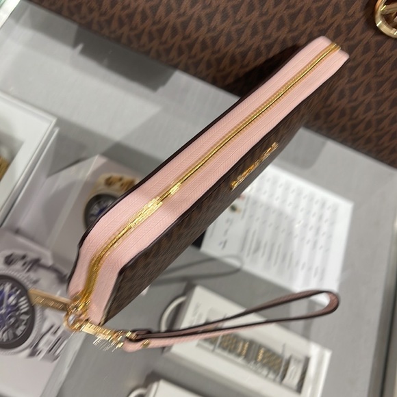 Michael Kors Jet Set Travel Large Travel CONTINENTAL wallet-wristlet-phoneholder - Picture 9 of 16